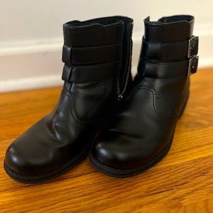 Women’s Genuine Leather size 6 Eastland Whistle Stop ankle booties